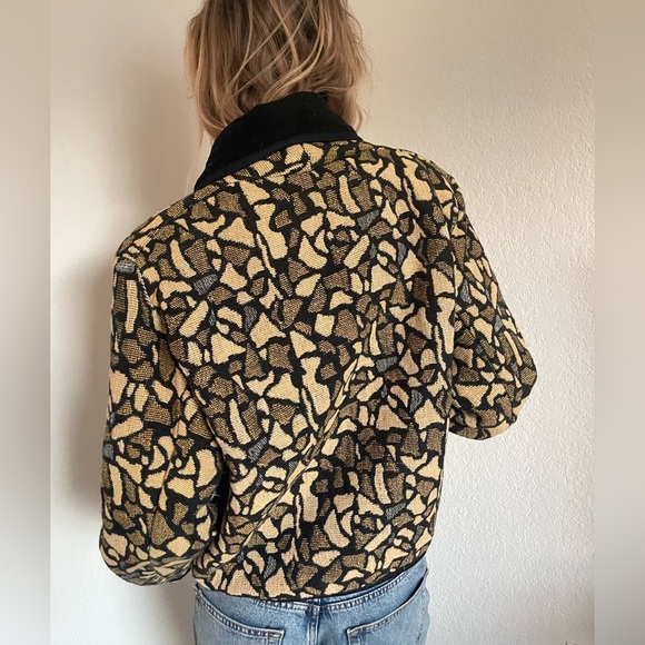 Funky looking jacket - Picture 4 of 5